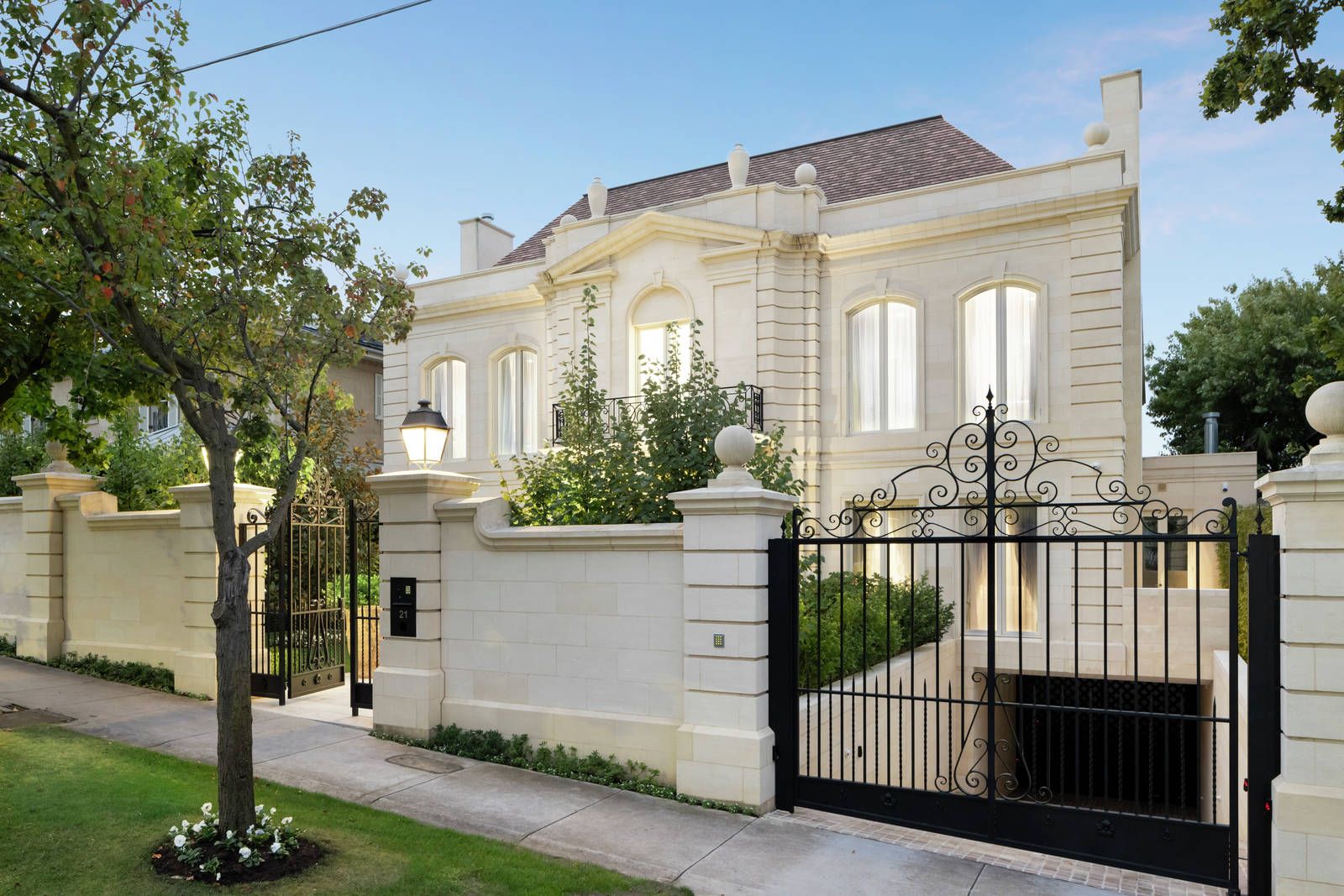 21 Douglas Street, Toorak VIC 3142, Image 0