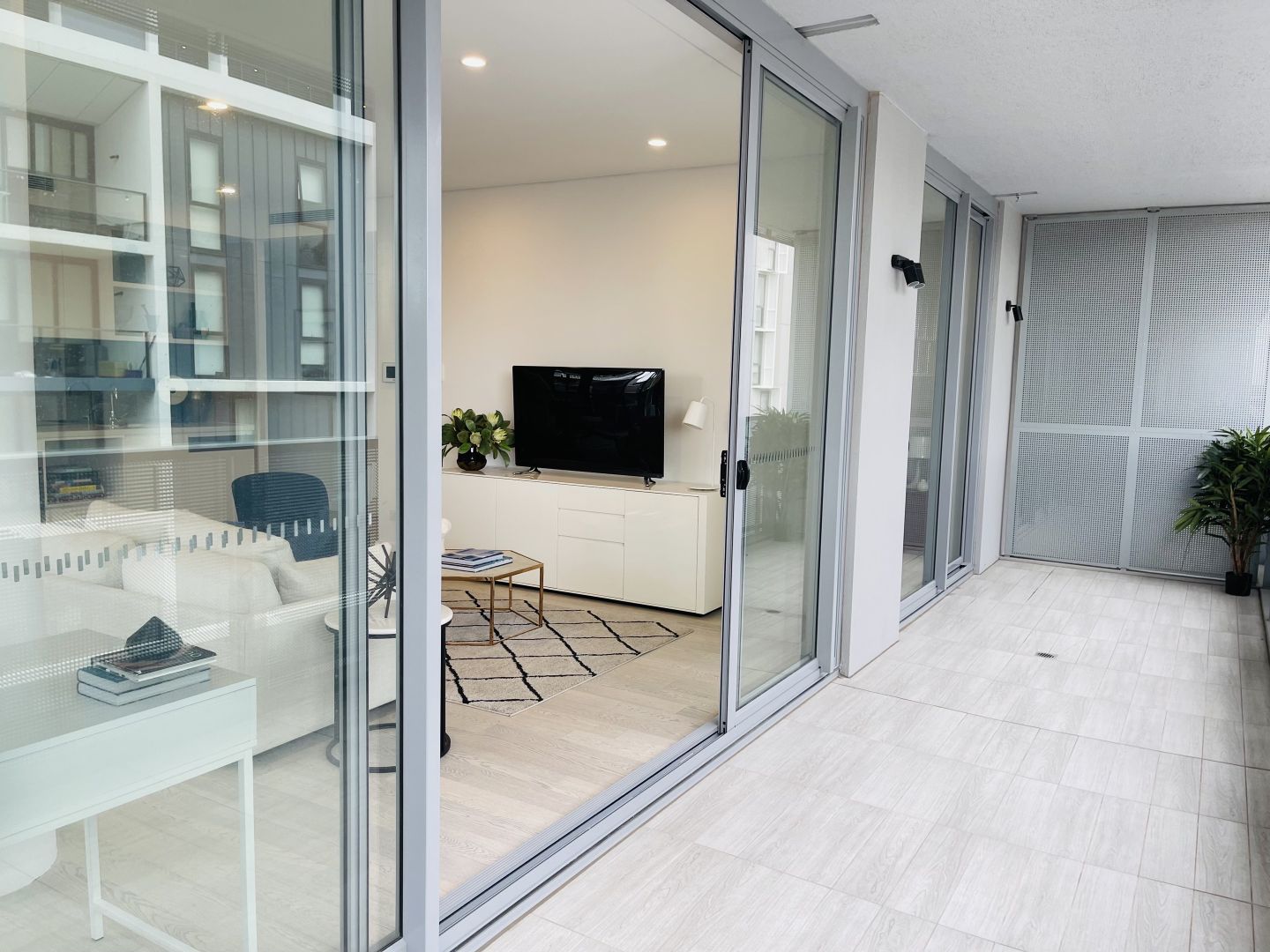 Zetland NSW 2017 2 beds apartment for Sale, 1,125,000 2017389660