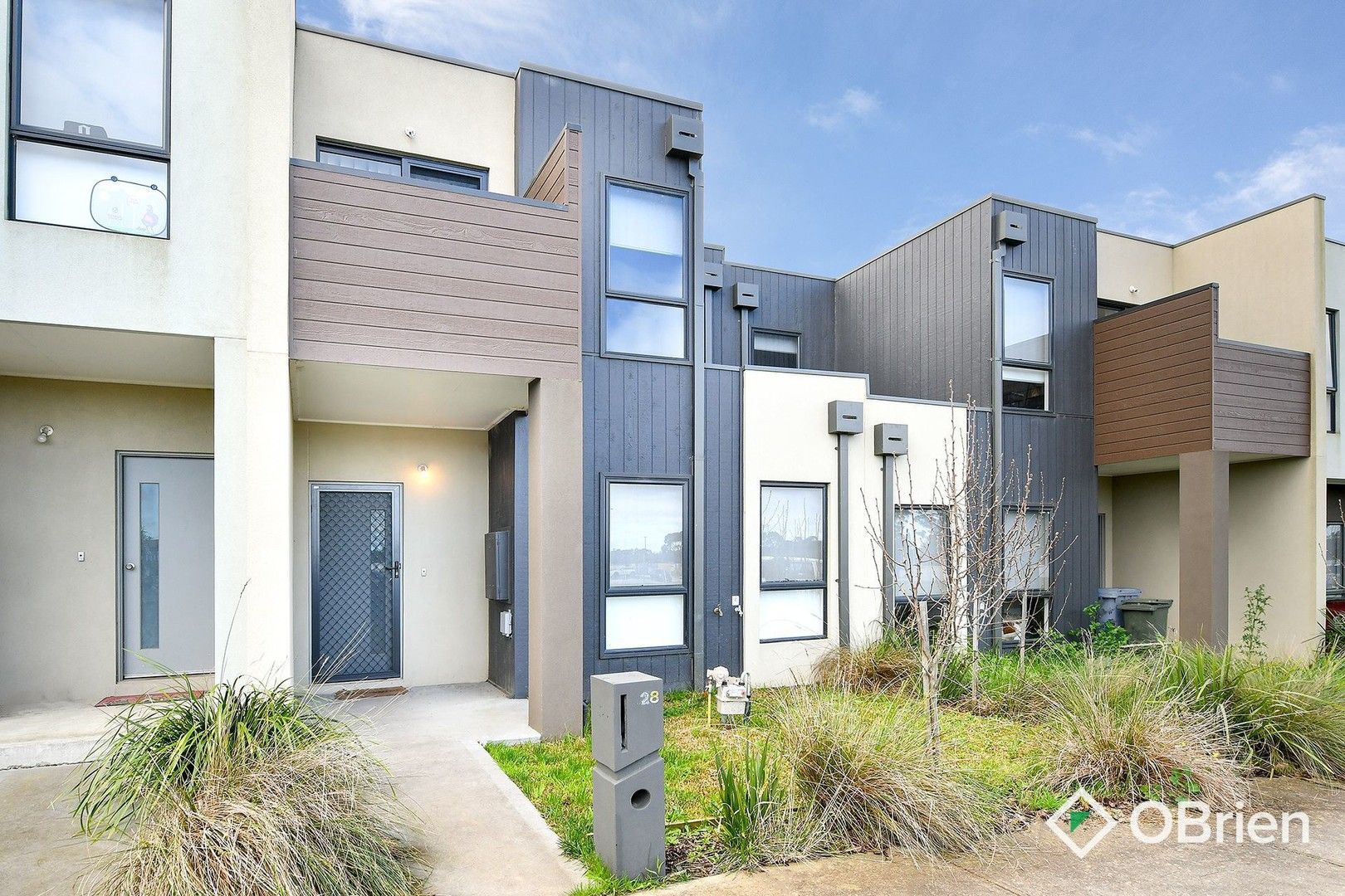 4 bedrooms Townhouse in 28 Saddleback Road BOTANIC RIDGE VIC, 3977
