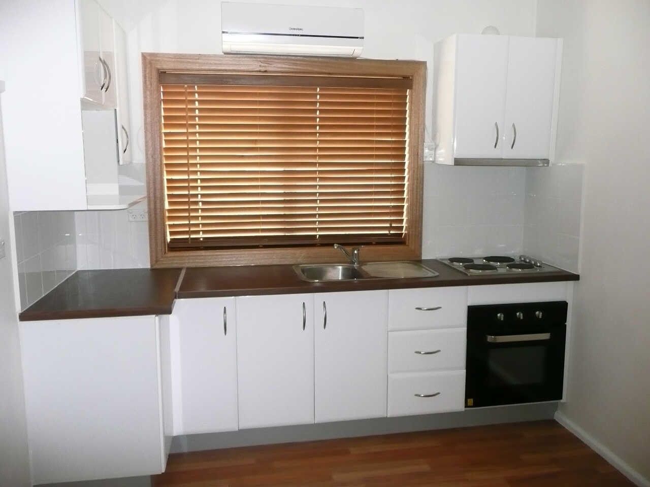 1 bedrooms House in 1/13 Shackel Av OLD GUILDFORD NSW, 2161