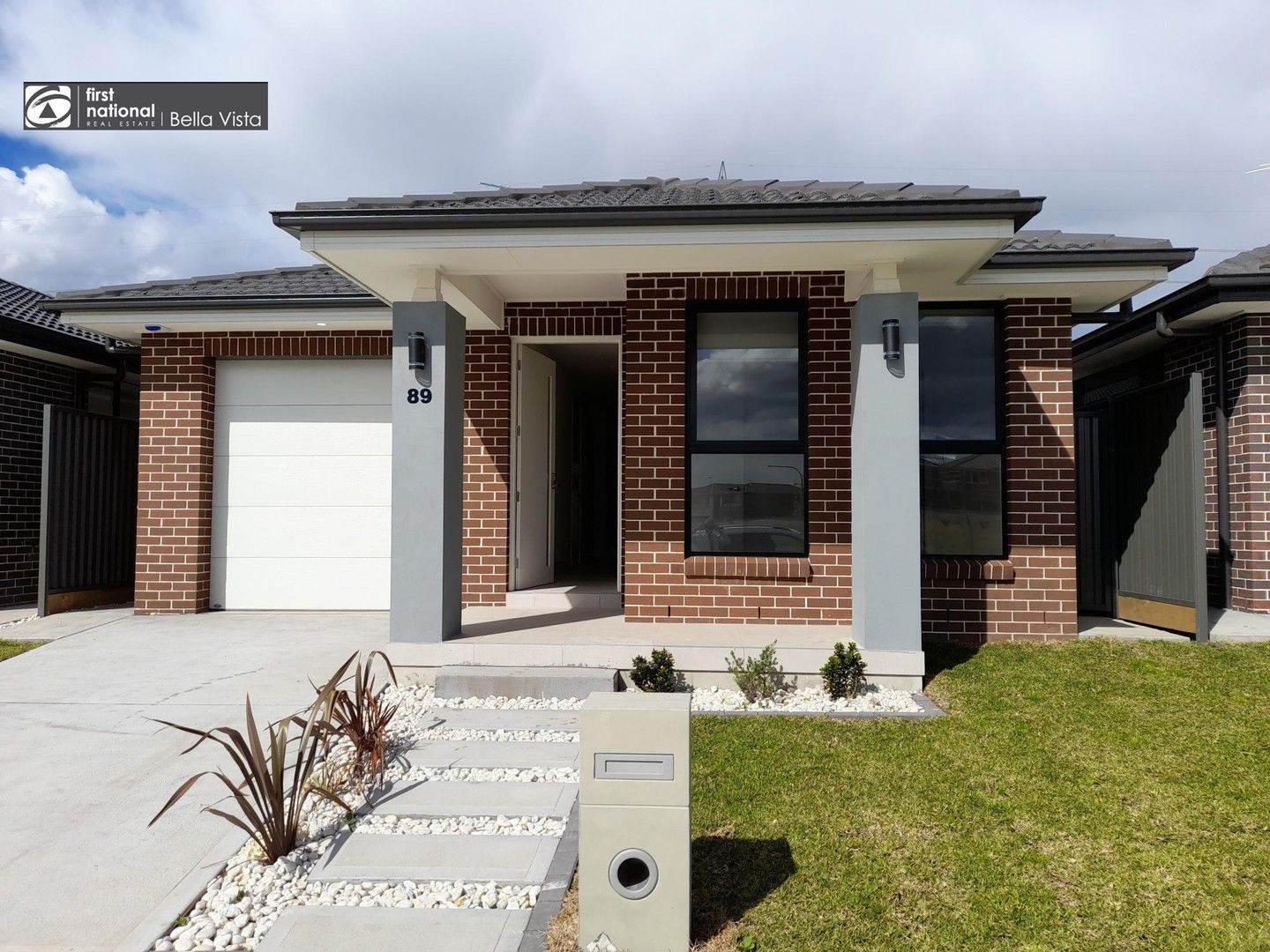 4 bedrooms House in 89 Salix Crescent MARSDEN PARK NSW, 2765