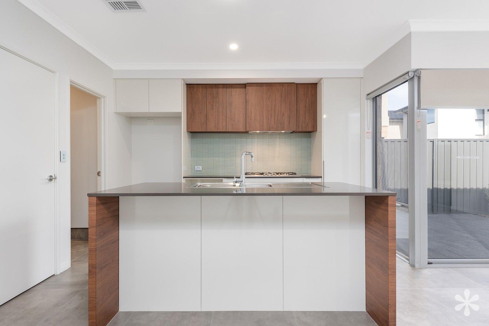 4 bedrooms House in 9 Nirvana Way WILLETTON WA, 6155