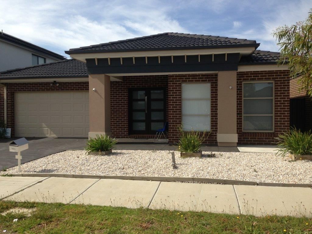 4 bedrooms House in 31 Biltmore Crescent ROXBURGH PARK VIC, 3064