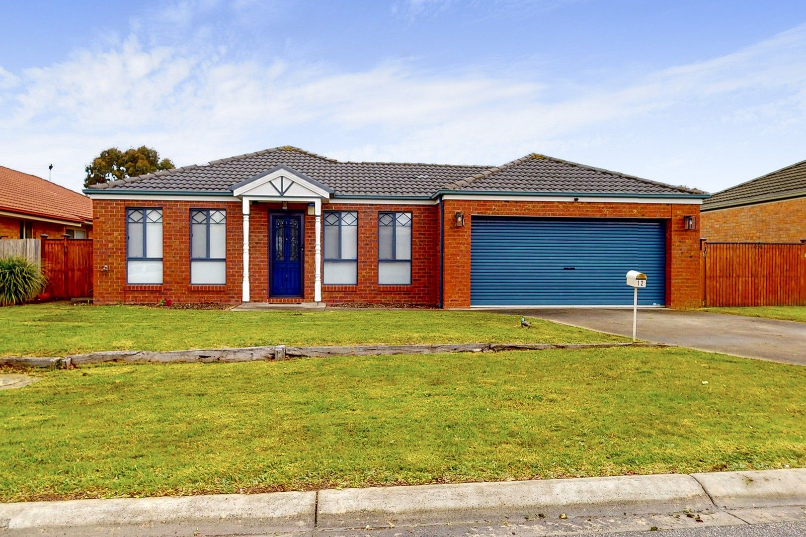 4 bedrooms House in 12 Mason Mews PAKENHAM VIC, 3810