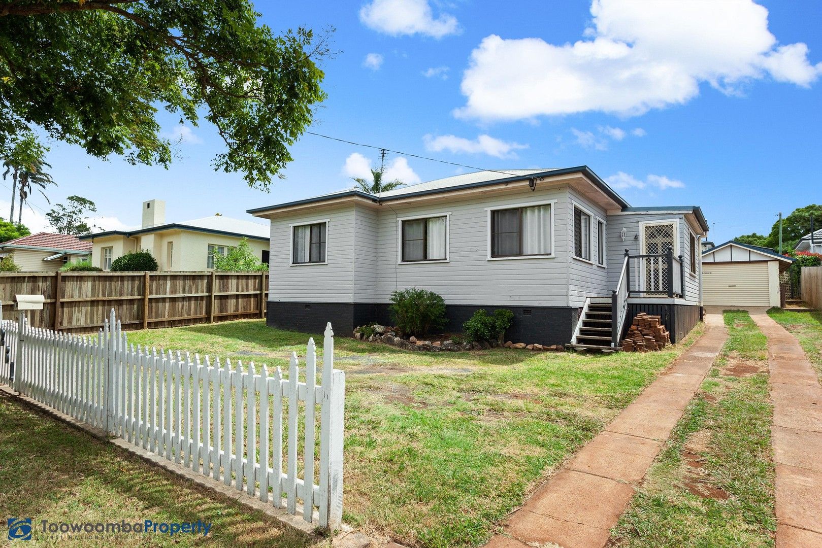 3 bedrooms House in 261 West Street HARRISTOWN QLD, 4350
