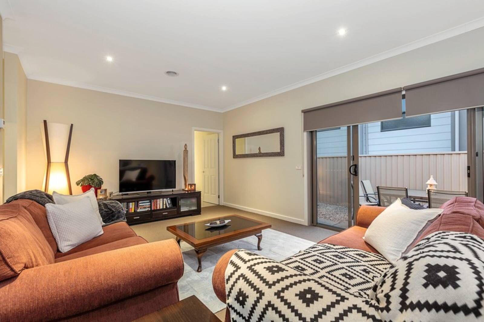 2/14 Shakespeare Avenue, Mount Helen VIC 3350, Image 1