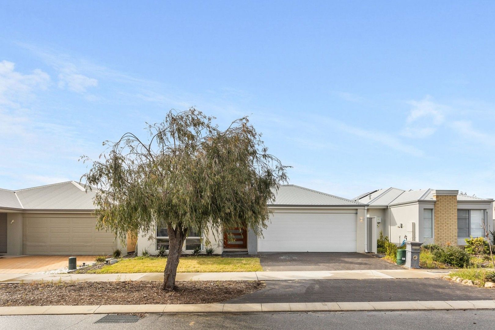 4 bedrooms House in 8 Partridge View ALKIMOS WA, 6038