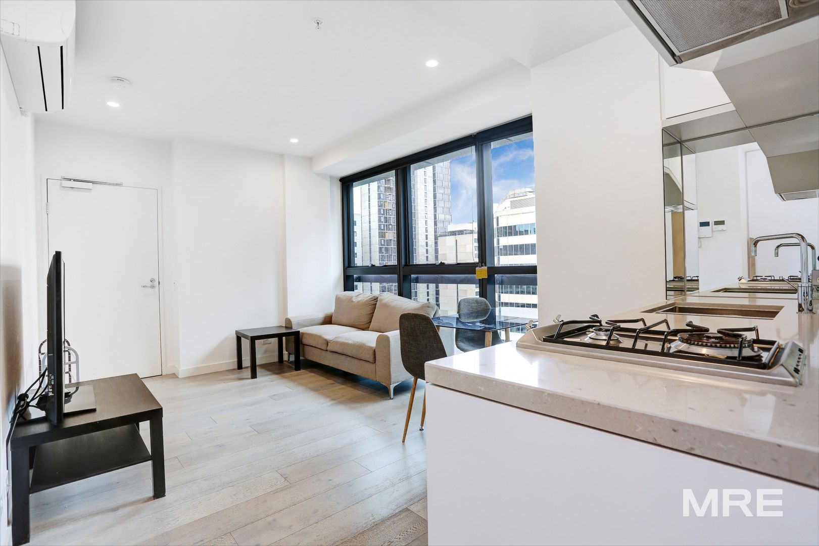 2402/327 La Trobe Street, Melbourne VIC 3000, Image 2