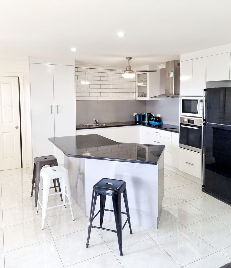 4 bedrooms House in 9 Connemara Drive KAWANA QLD, 4701