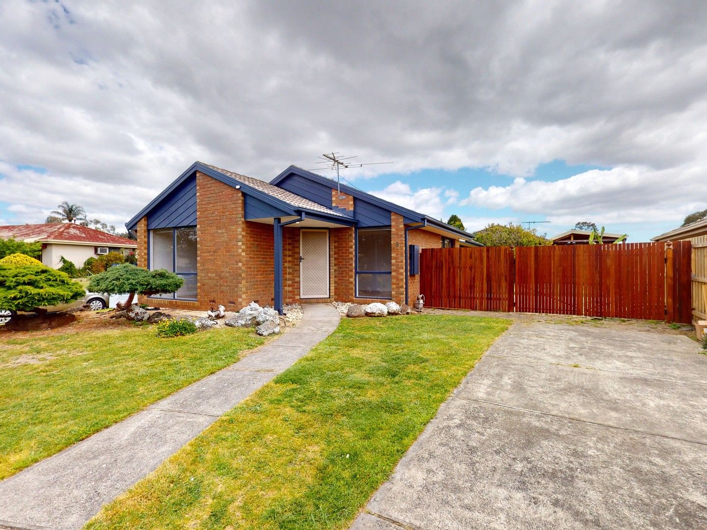3 bedrooms House in 9 Westminster Court HAMPTON PARK VIC, 3976