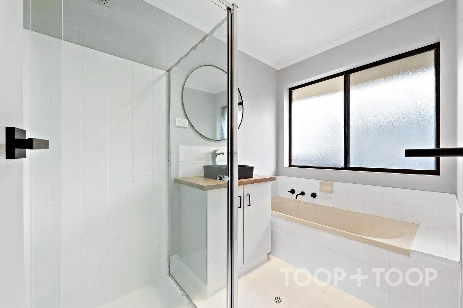 3 bedrooms House in 1/3 Market Place NAIRNE SA, 5252