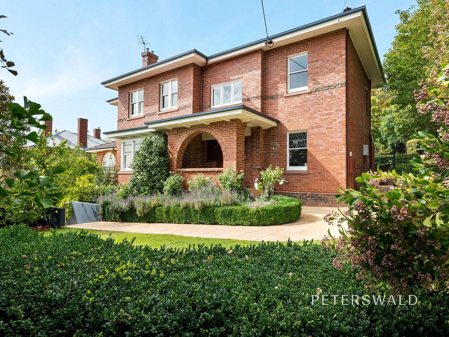 7 bedrooms House in 8 Toorak Avenue MOUNT STUART TAS, 7000