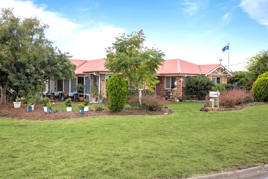 25 Pioneer Way, Pittsworth QLD 4356, Image 2