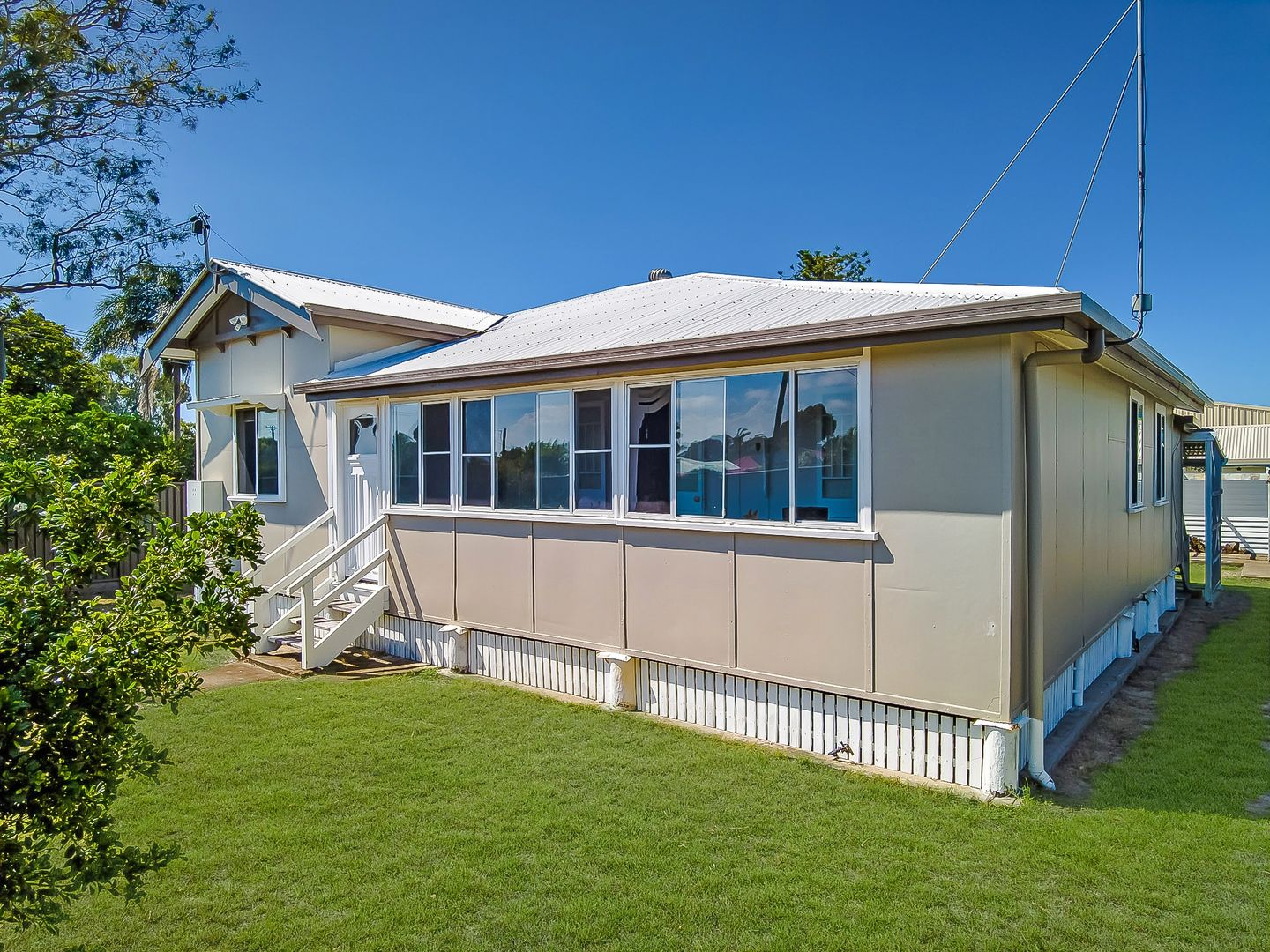 16 King Street, Urangan QLD 4655, Image 2