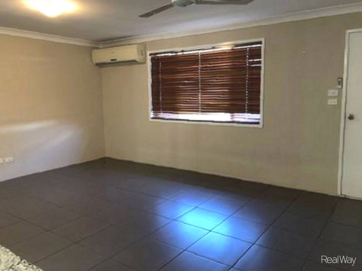 1/6 Hinton Street ( 2/1 Gott Street), Koongal QLD 4701, Image 2