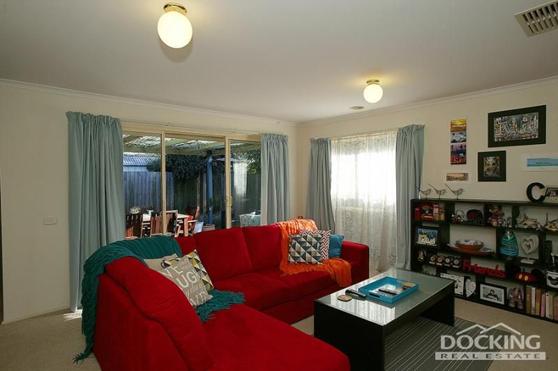 2/2 St Thomas Avenue, WANTIRNA VIC 3152, Image 1