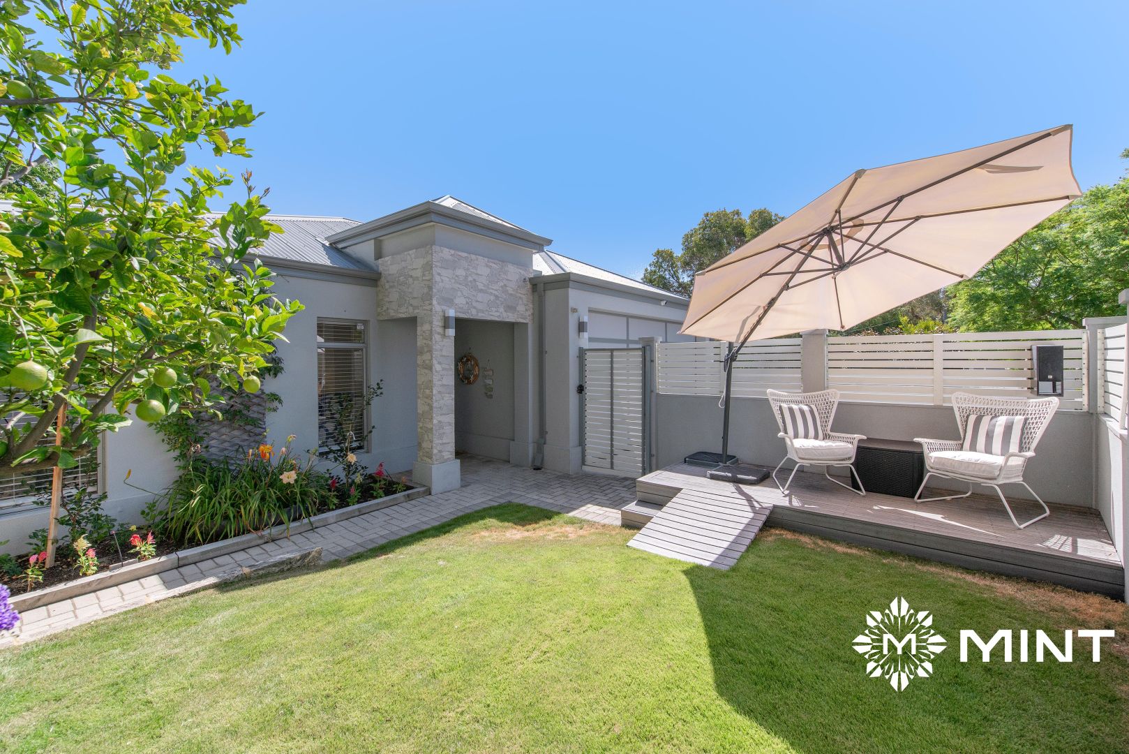 27A Knox Crescent, Melville WA 6156, Image 1