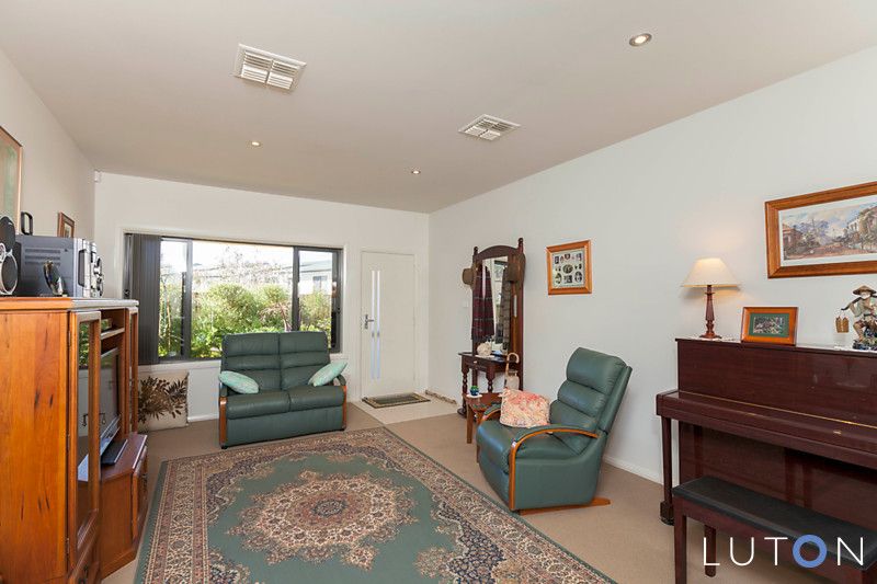 11/16 Ray Ellis Crescent, FORDE ACT 2914, Image 2