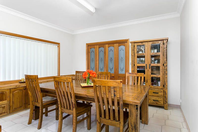 76 Parklands Drive, Shellharbour NSW 2529, Image 2