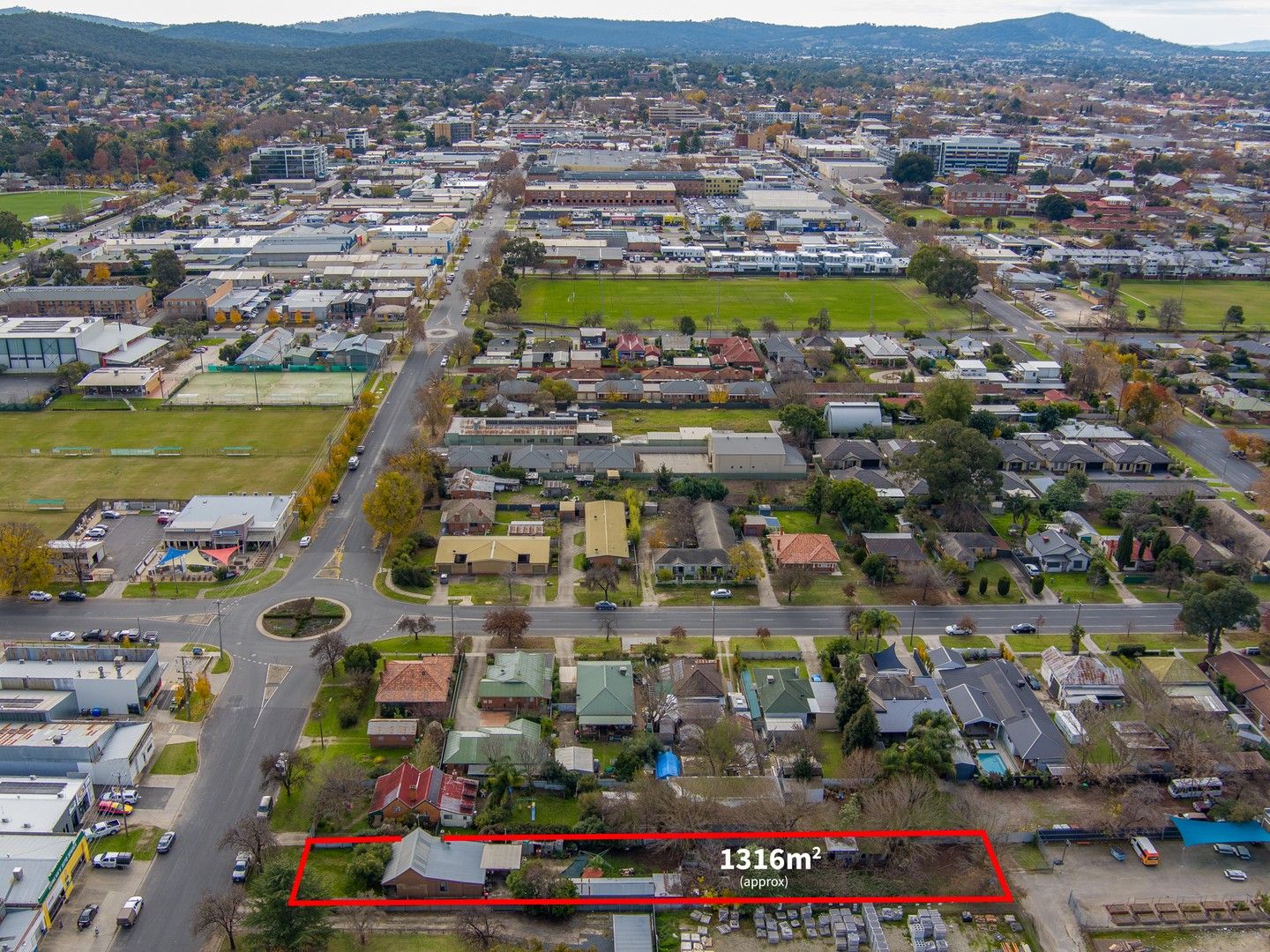 330 Townsend Street, South Albury NSW 2640, Image 2