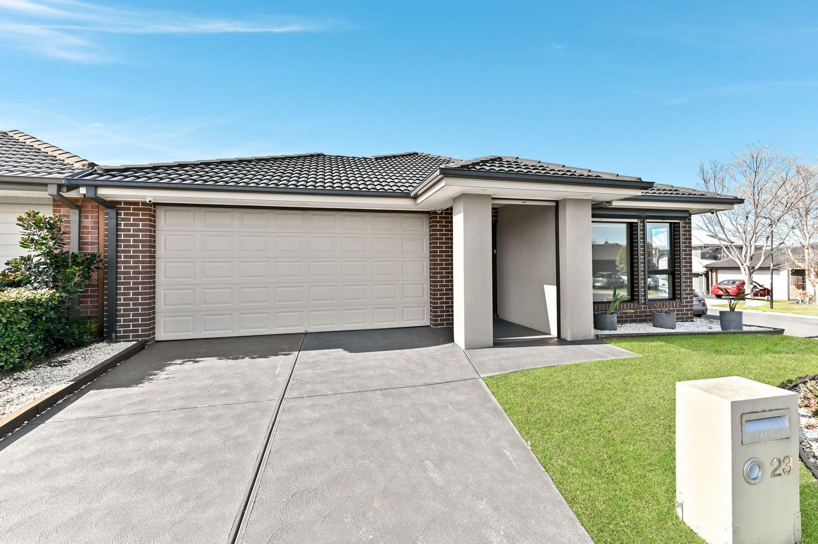 3 bedrooms House in 23 Clarendon Street PAKENHAM VIC, 3810