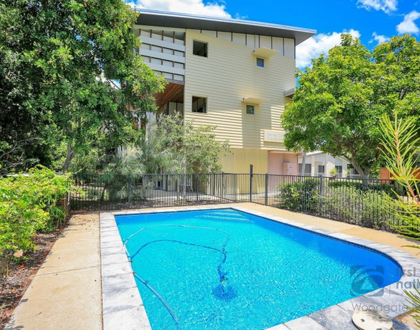 1/1 Hussar Court, Woodgate QLD 4660