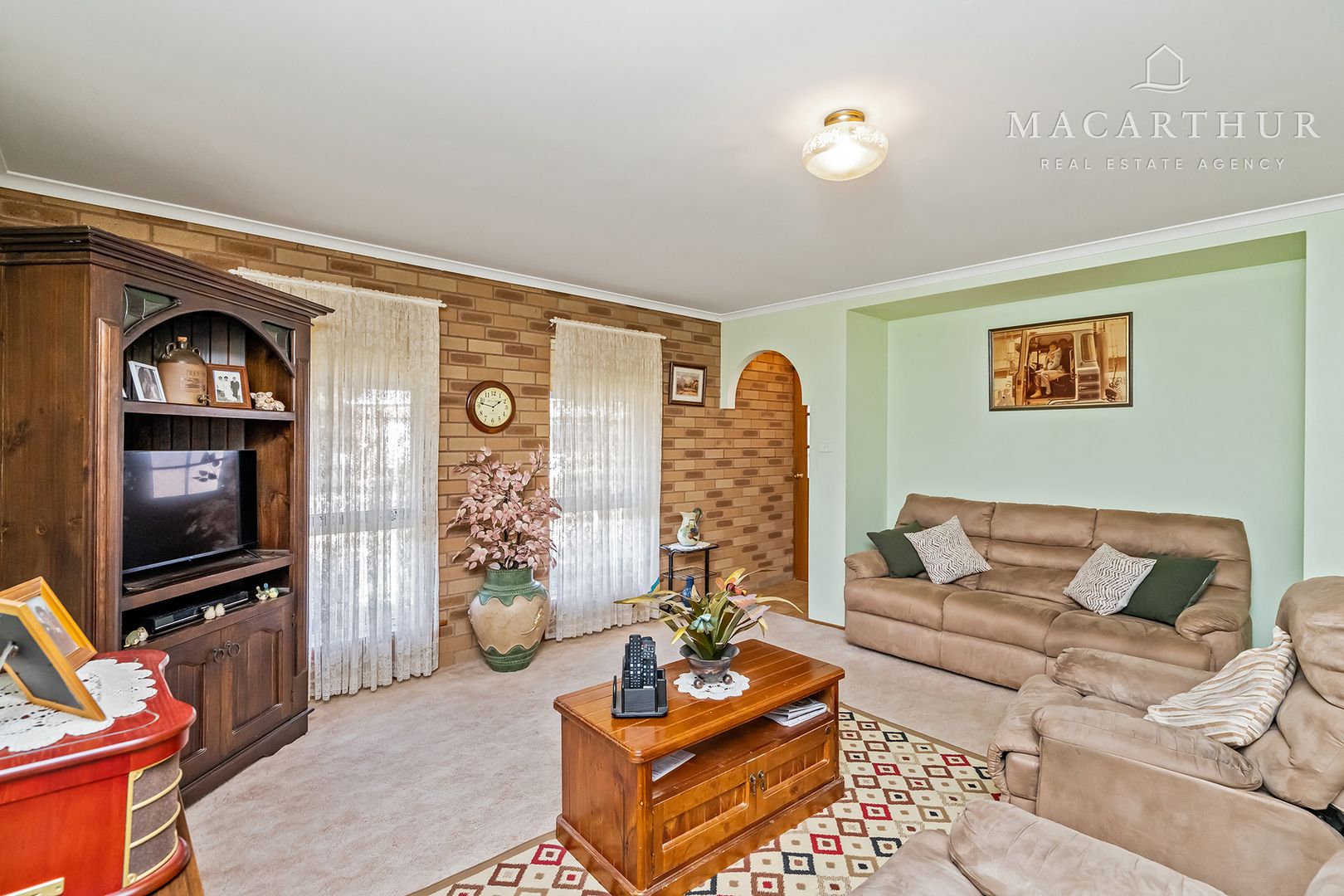 2/47 Karoom Drive, Glenfield Park NSW 2650, Image 1