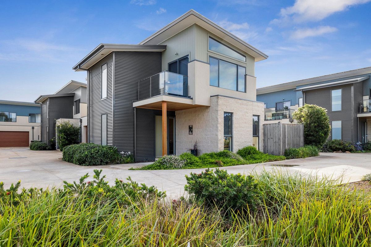 3 bedrooms Townhouse in 4/2 Eton Road TORQUAY VIC, 3228
