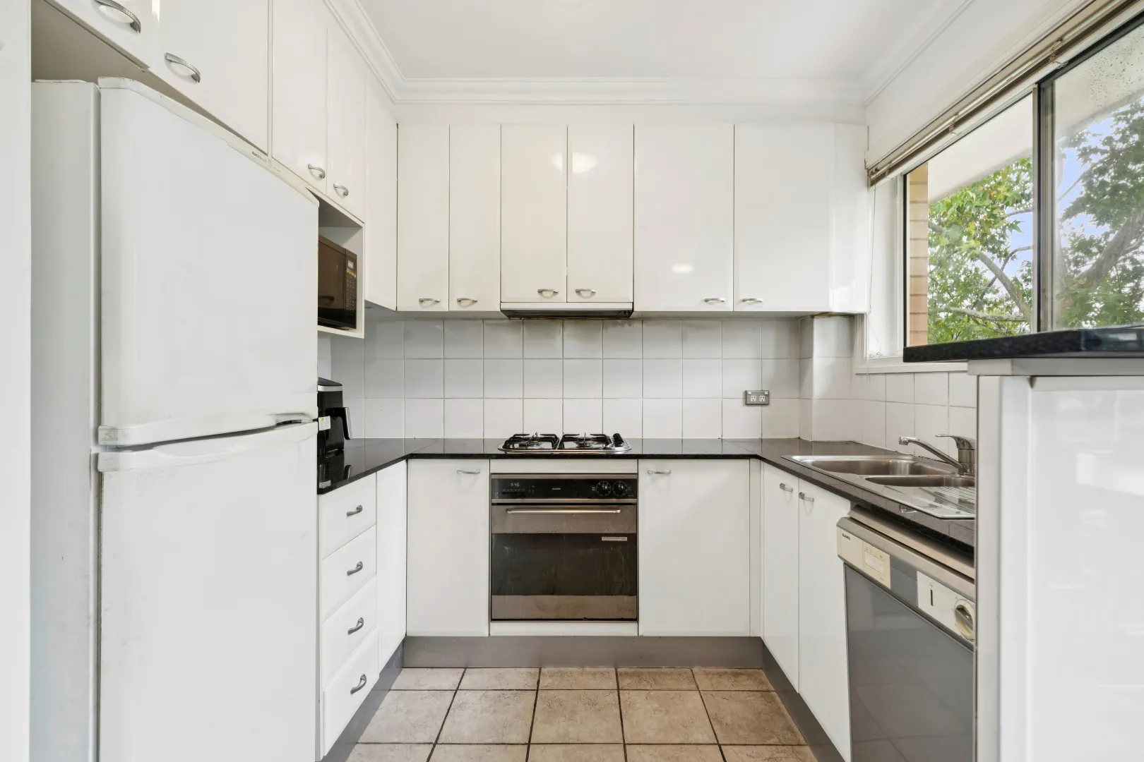 Apartment in Hornsby - More