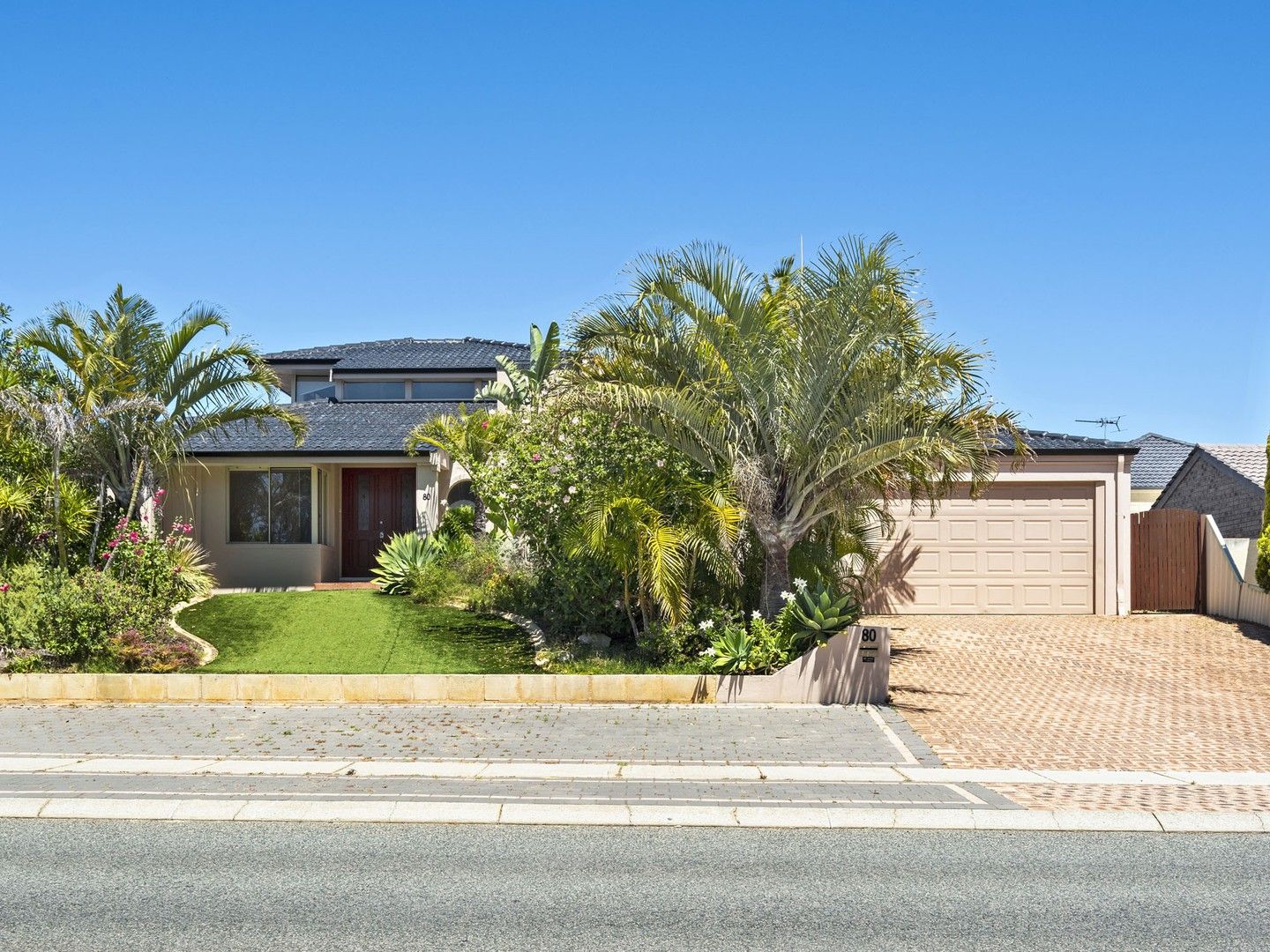 5 bedrooms House in 80 Fairway Circle CONNOLLY WA, 6027