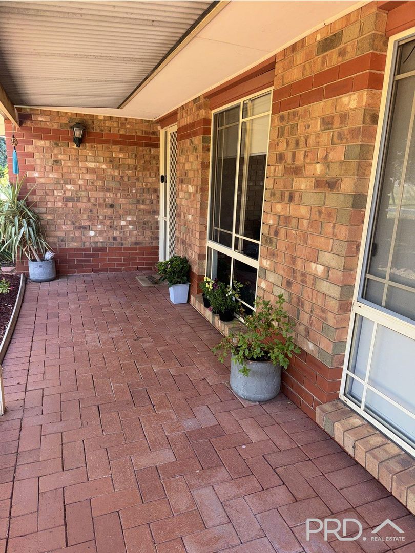 70 Riverside Avenue, Mildura VIC 3500 - House For Rent - $580 | Domain