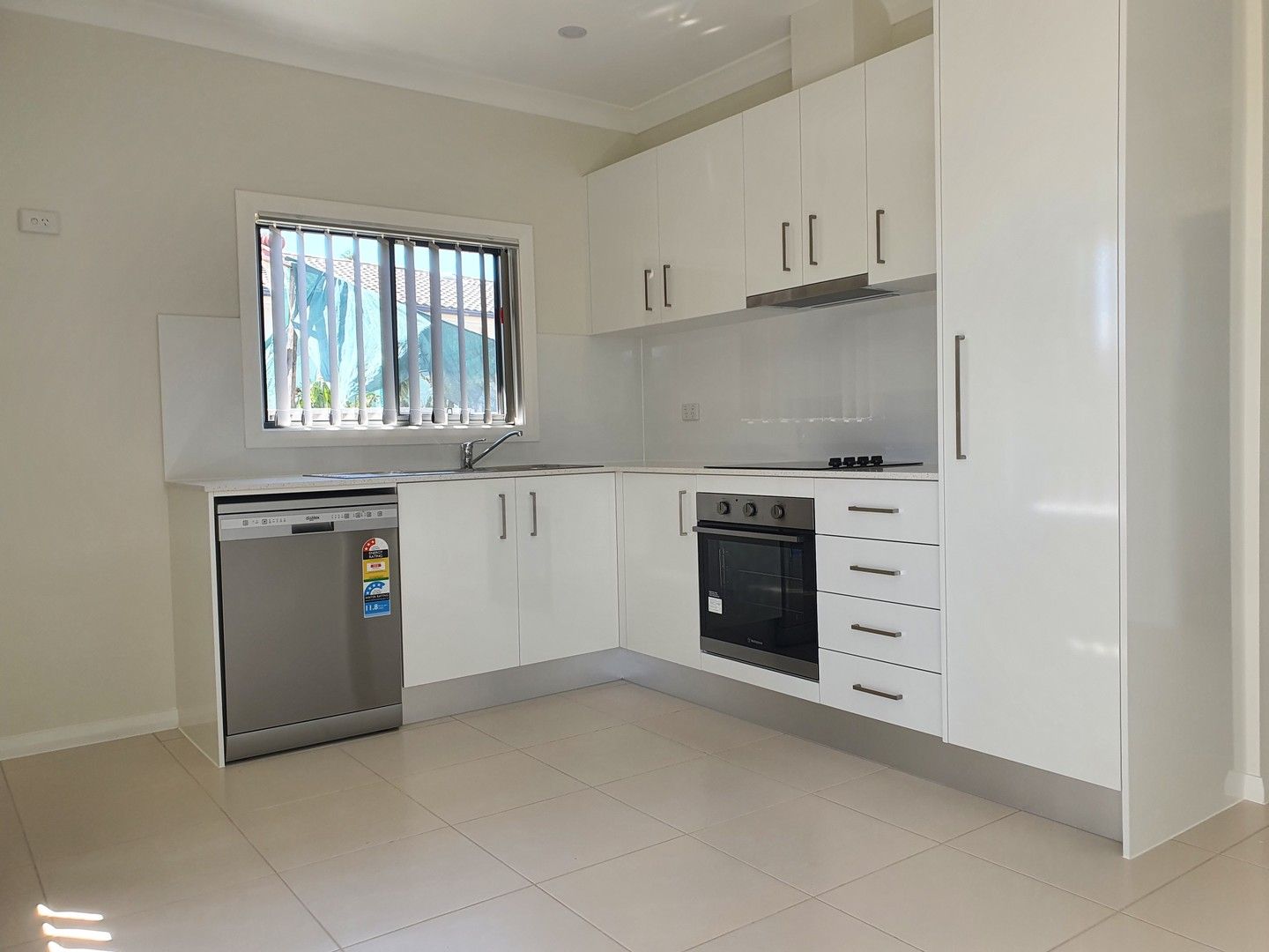 3 bedrooms House in 1A Mangariva Avenue LETHBRIDGE PARK NSW, 2770