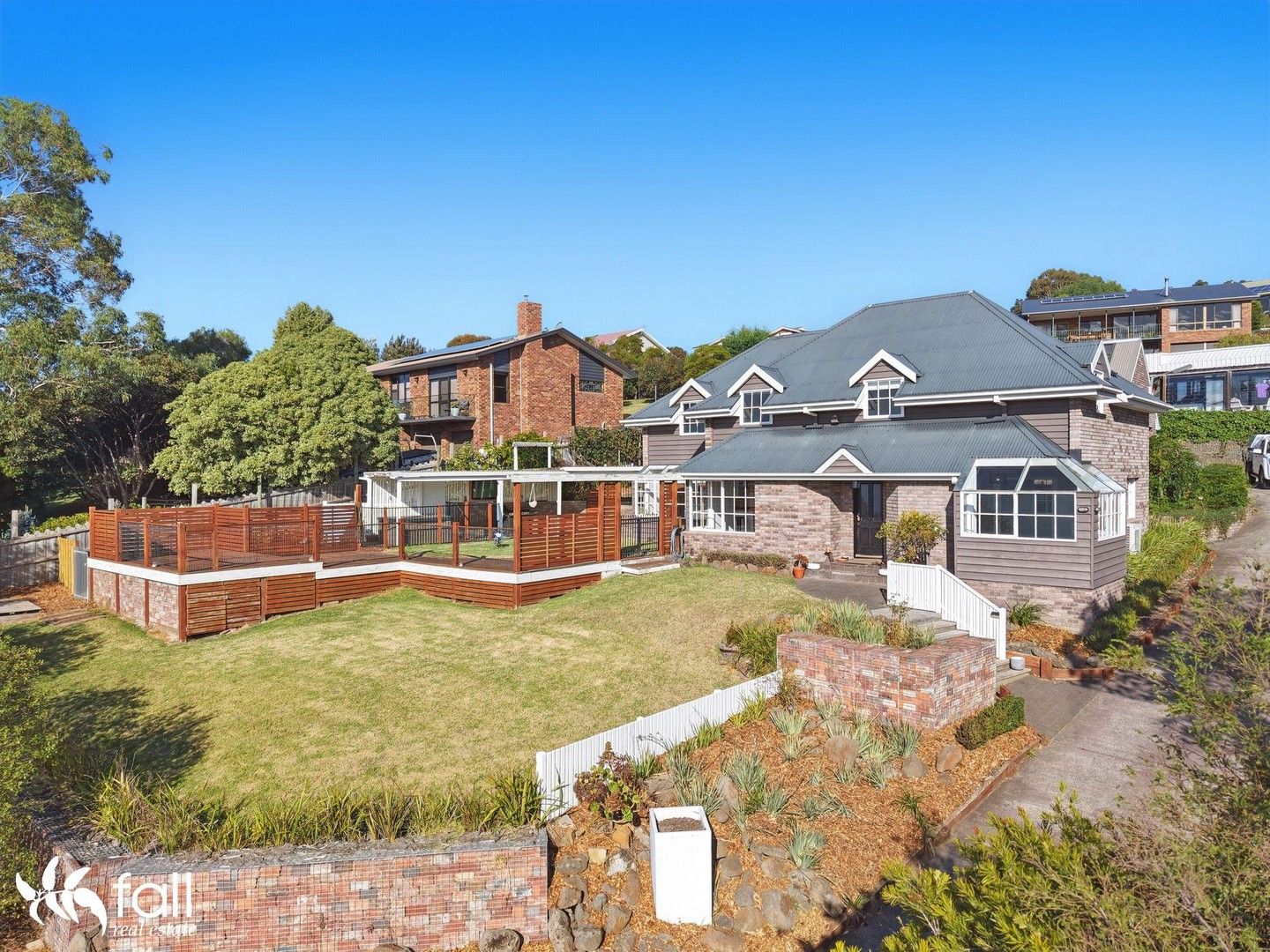 5 bedrooms House in 30 Bayside Drive LAUDERDALE TAS, 7021