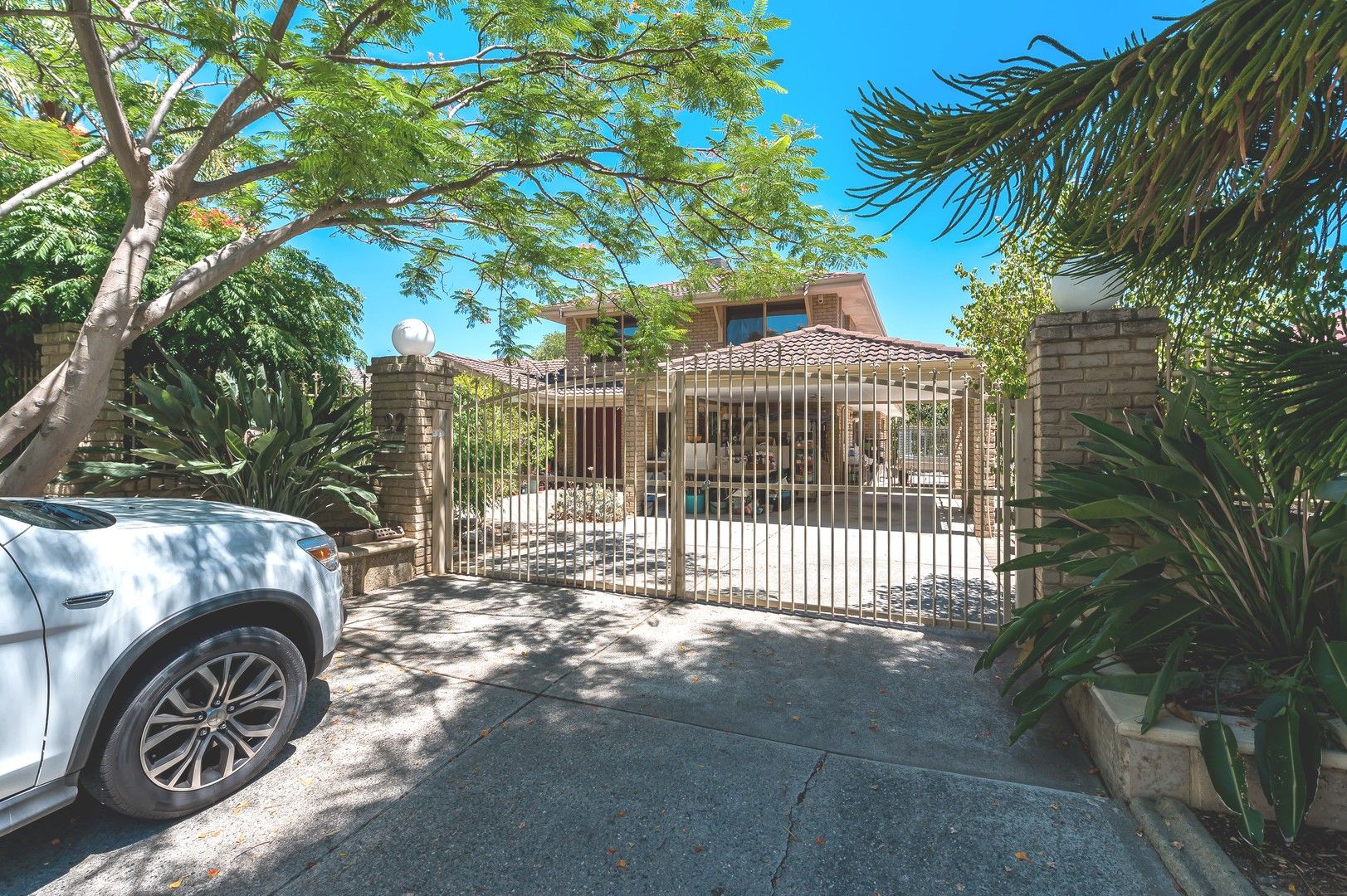 4 bedrooms House in 22 Houghton Way WINTHROP WA, 6150