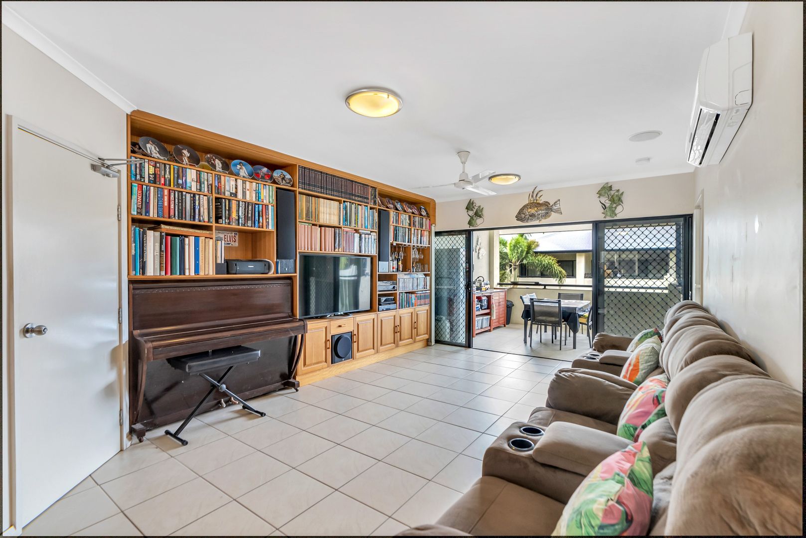 13/10-12 Oyster Court, Trinity Beach QLD 4879, Image 2