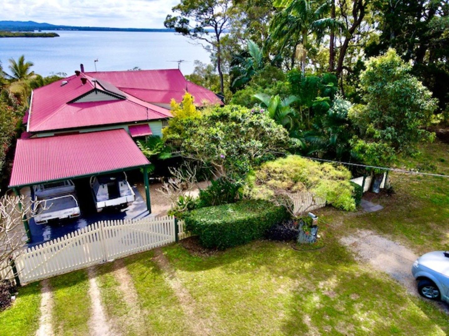 31 Coast Road, Macleay Island QLD 4184, Image 0