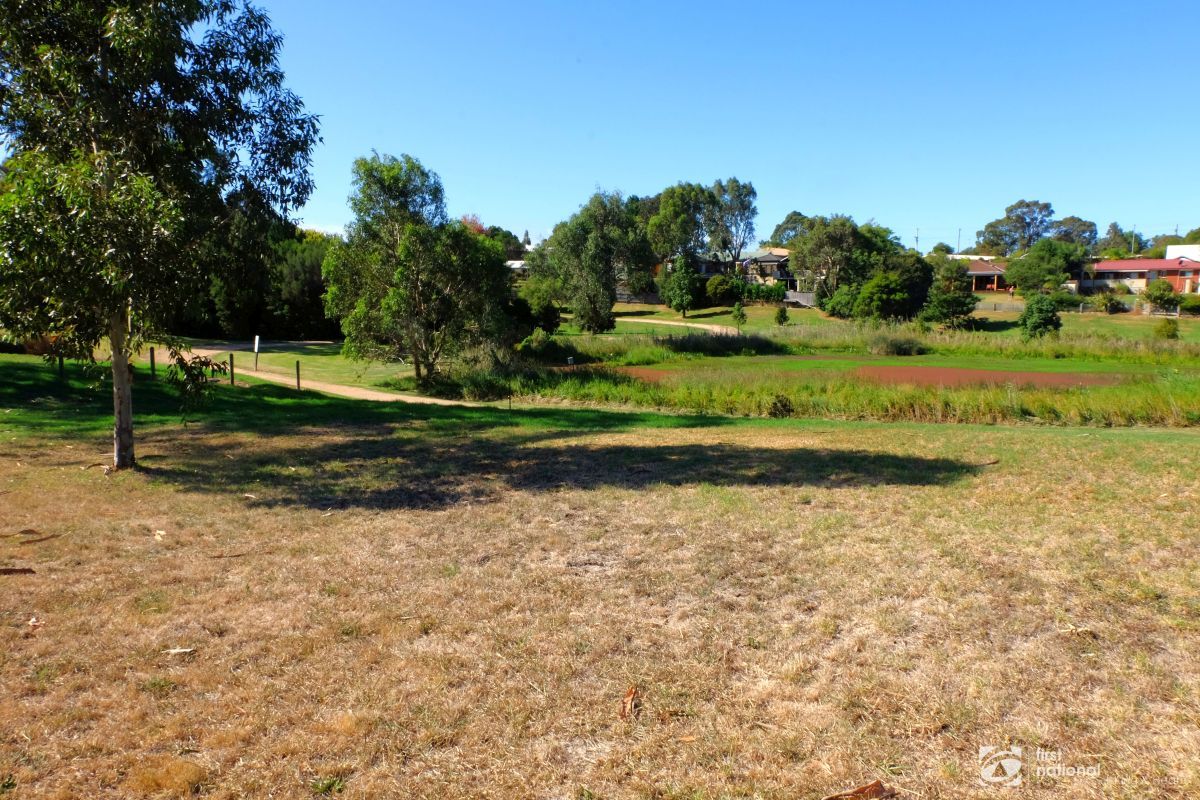 4 The Billabong, Bairnsdale VIC 3875, Image 2