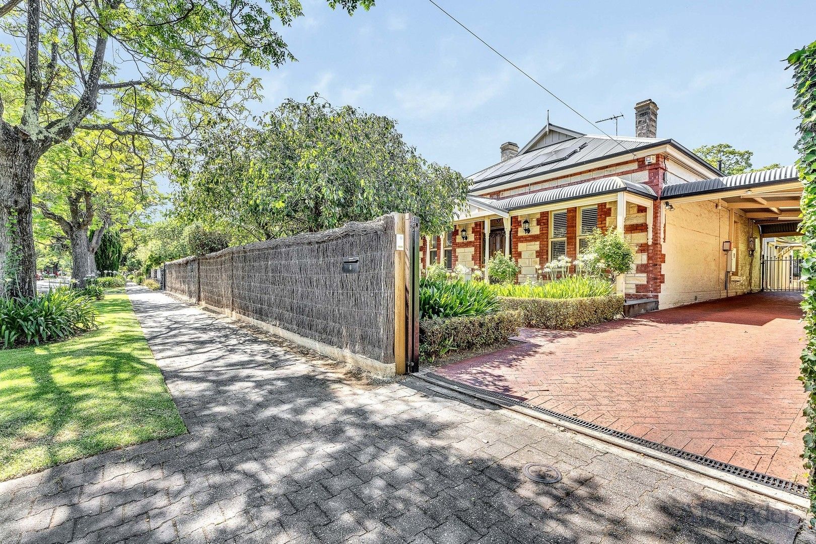 5 bedrooms House in 8 Kyre Avenue KINGSWOOD SA, 5062