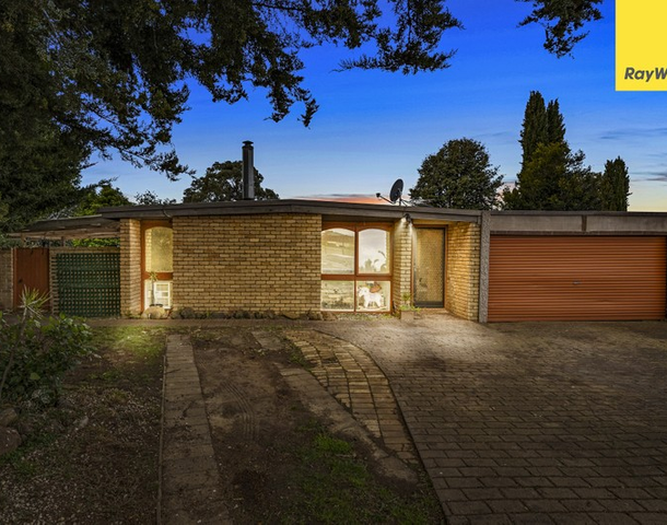 6 Carnarvon Place, Melton West VIC 3337