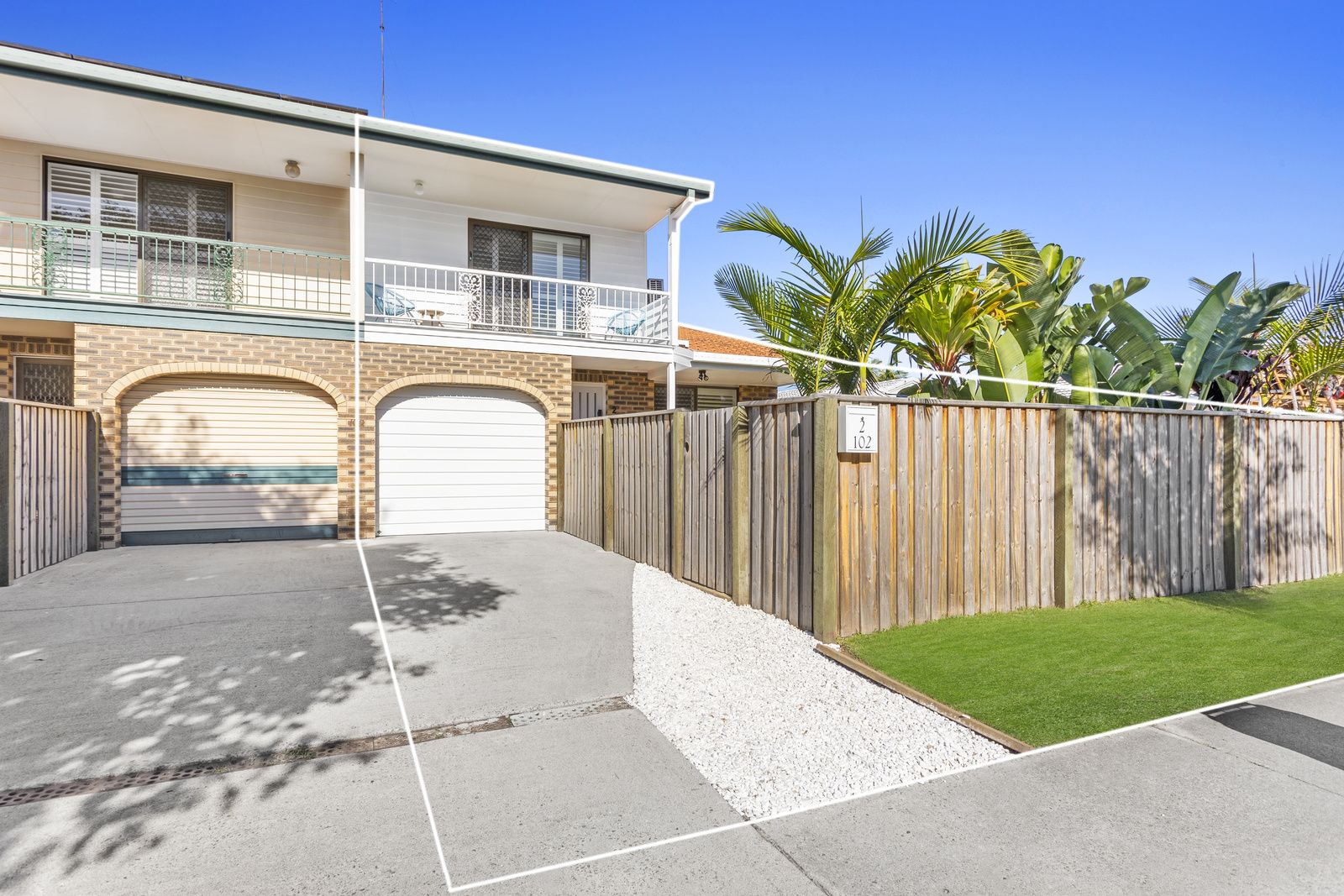 2/102 Christine Avenue, Burleigh Waters QLD 4220, Image 0