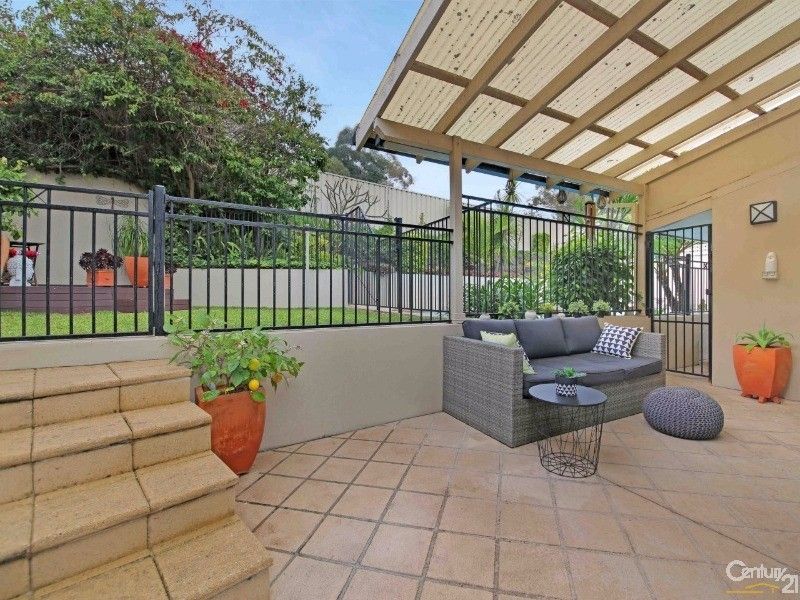 22 Birch Place, Kirrawee NSW 2232, Image 2