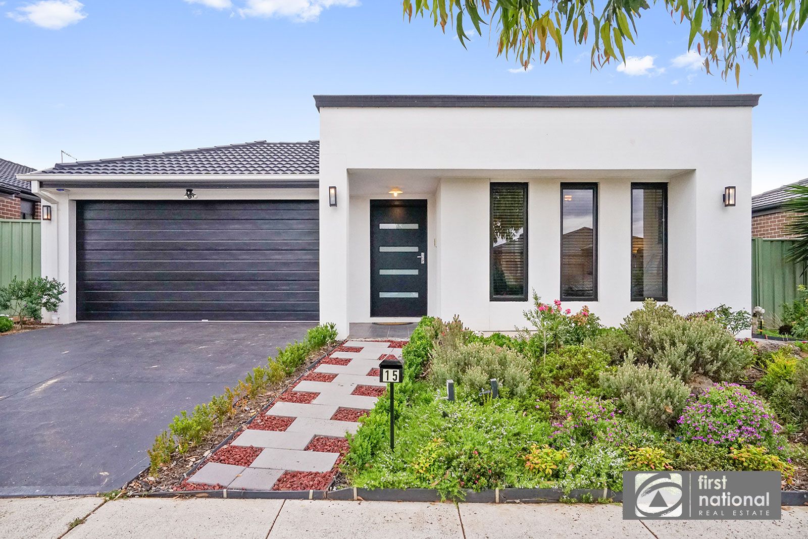 4 bedrooms House in 15 Barnsbury Road WYNDHAM VALE VIC, 3024