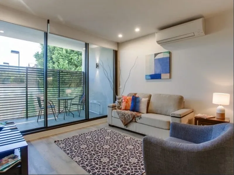 Fully Furnished Designer Living in the Heart of Caulfield North - View 4