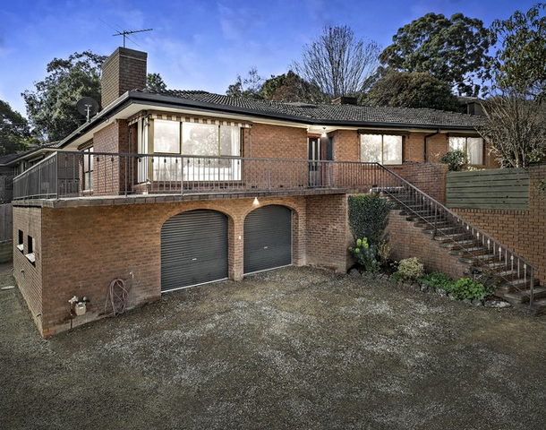 2 Meadowlark Lane, Mooroolbark VIC 3138