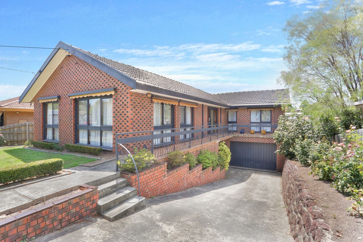 39 Rolling Hills Road, Chirnside Park Property History & Address