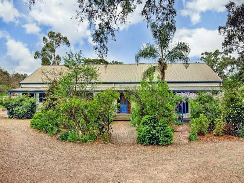 24 CASEY CRESCENT, Broadford VIC 3658, Image 0