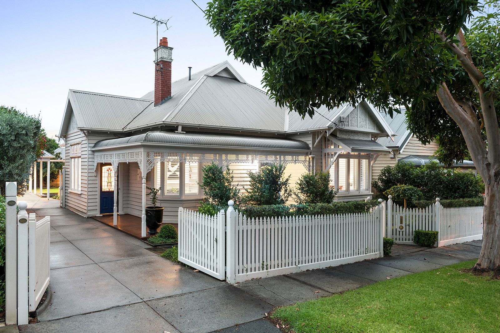 5 bedrooms House in 113 Park Street MOONEE PONDS VIC, 3039