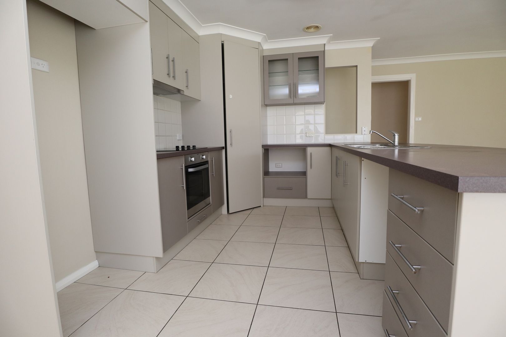 Glenfield Park NSW 2650 4 beds house for Sale, 649,950 2018987708