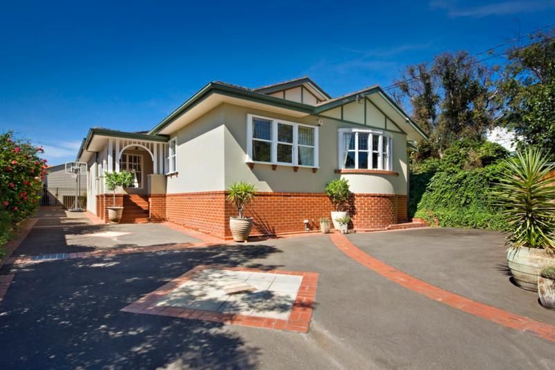 4 bedrooms House in 6 Masefield Avenue SANDRINGHAM VIC, 3191