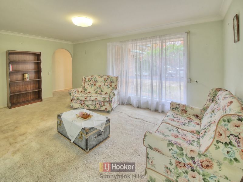 21 Cressida Street, SUNNYBANK HILLS QLD 4109, Image 2